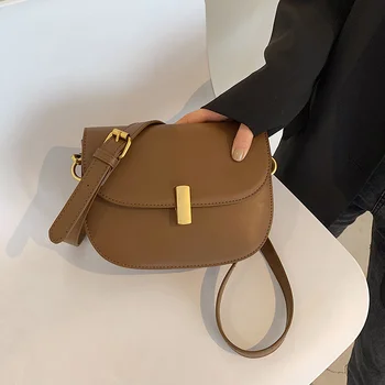 Lüks tasarımcı çantaları Yüksek Anlamda Tarzı Çanta kadın 2022 Yaz Yeni Moda Kore Çok Yönlü Çanta Bir omuz askılı postacı çantaları