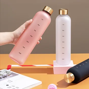 Mat Su Şişesi 1000ML Plastik Su kapaklı bardak Buzlu içme suyu şişesi Kızlar için Zaman İşaretleyici ile Çay Drinkware Mutfak