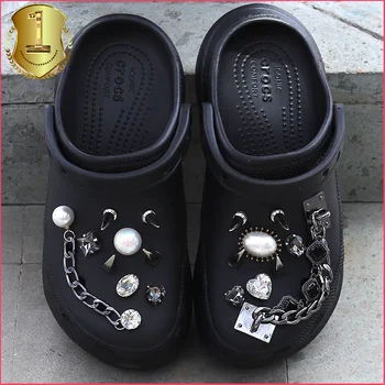 Yeni e n e n e n e n e n e n e n e n e n e Kuleleri Croc Takılar Tasarımcı suni elmas zincirler Mücevher Ayakkabı Dekorasyon Charm Croc Jibb Takunya Çocuklar Kadınlar Kızlar için Hediyeler